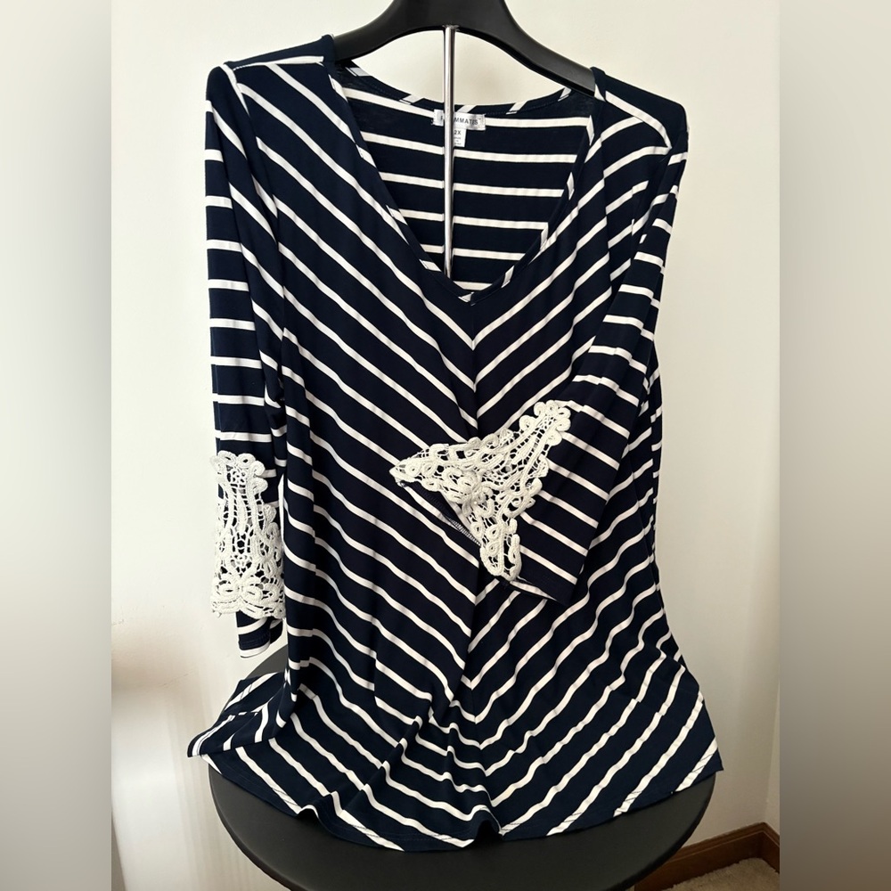Lace Accents on Navy/White Striped Knit Oversized Top. Roommates Brand, Size 2X